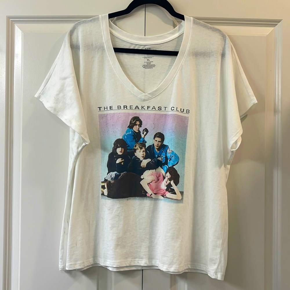 Breakfast club V neck tee sz XL